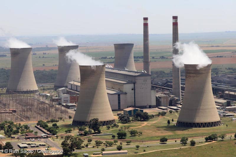 Extractive and in-situ CEMS technologies suit different stack conditions.